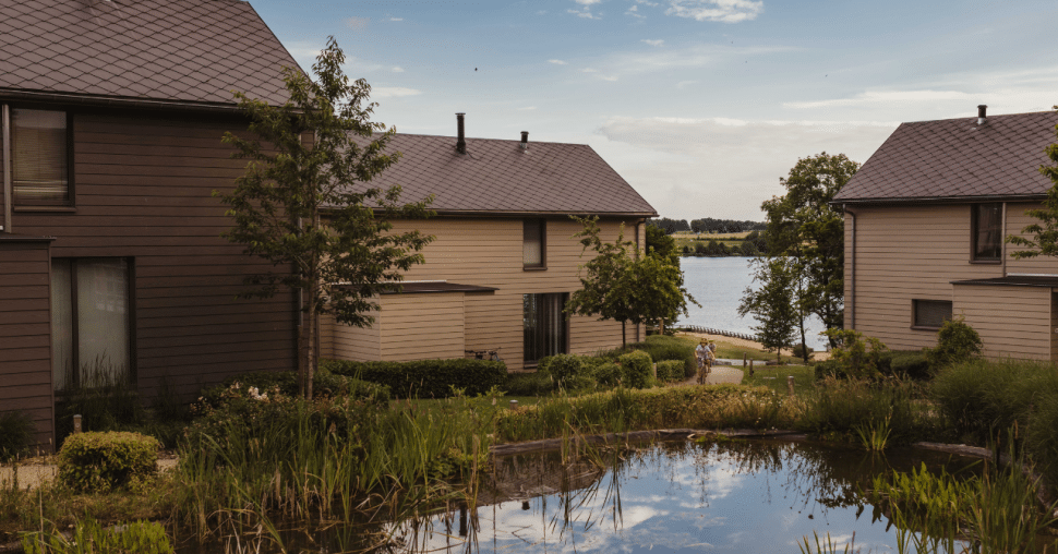 Golden Lakes Village : une parenthèse nature au cœur des Lacs de l’Eau d’Heure
