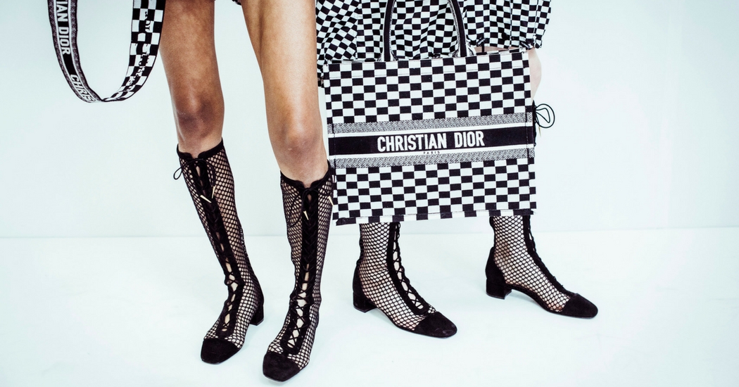 Crush of the day: le « Book tote bag » de Christian Dior