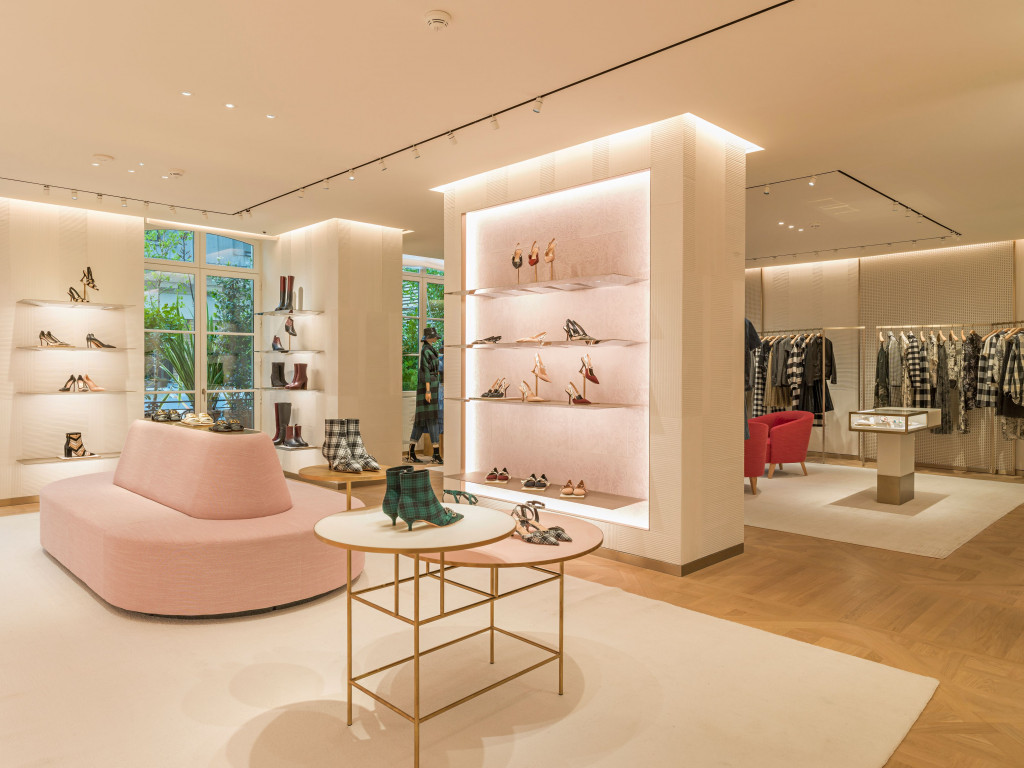 Dior ouvre sa nouvelle boutique grandiose sur les Champs-Élysées