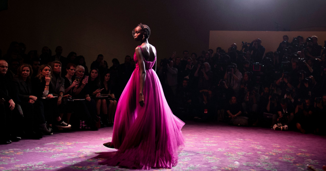 Fashion week de Paris : le féminisme a défilé chez Dior