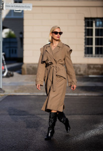 femme trench