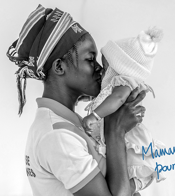 “Mamans pour la vie” : une séance photos solidaire pour célébrer la maternité