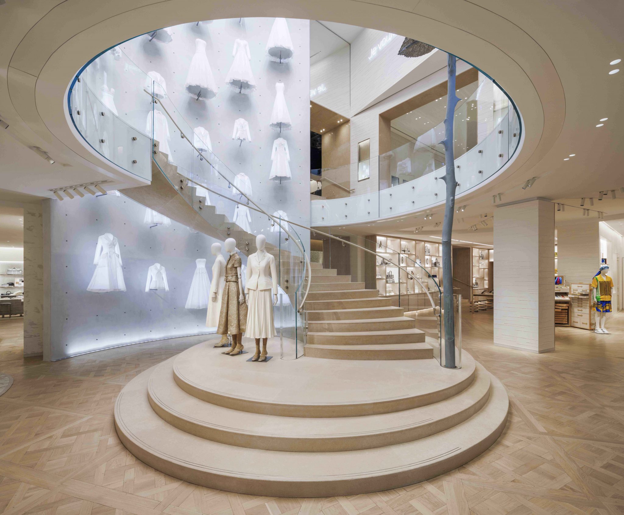 30 Montaigne : l'édifice iconique de Dior nous ouvre ses portes - 1