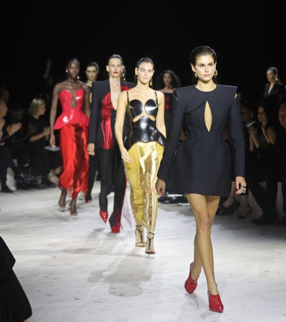 Que nous réserve la Fashion Week de Paris automne-hiver 2024 ?