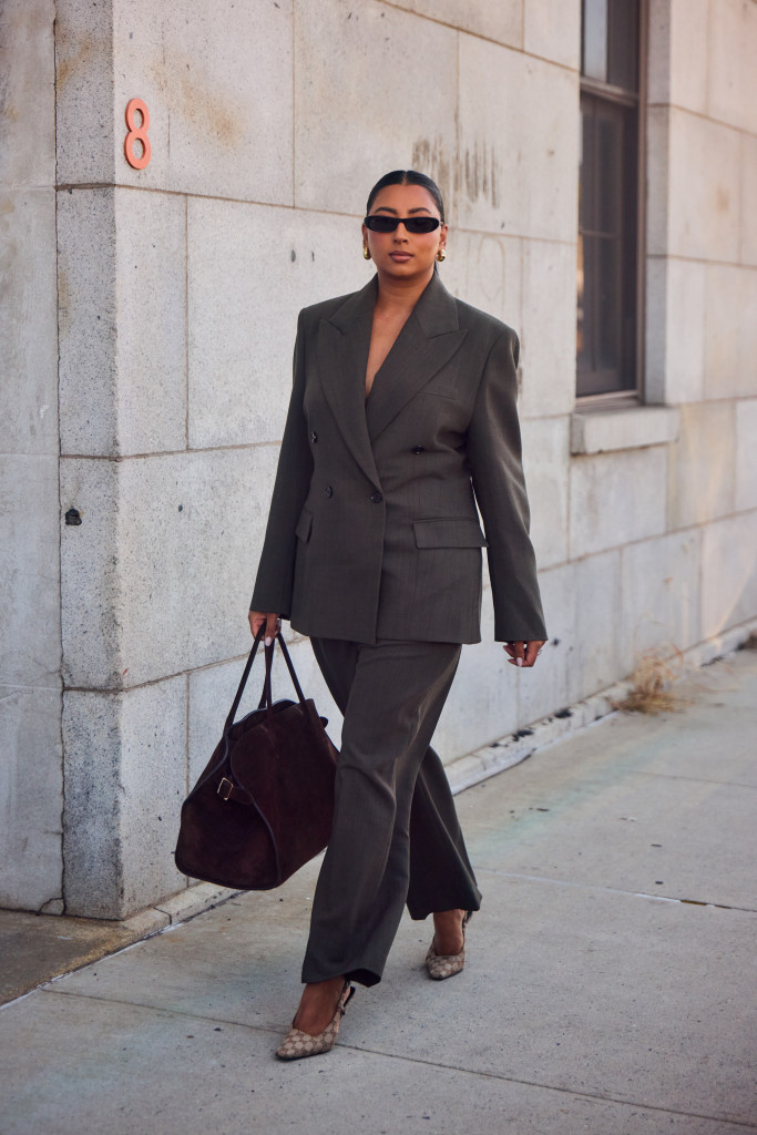 tailleur pantalon à double boutonnage