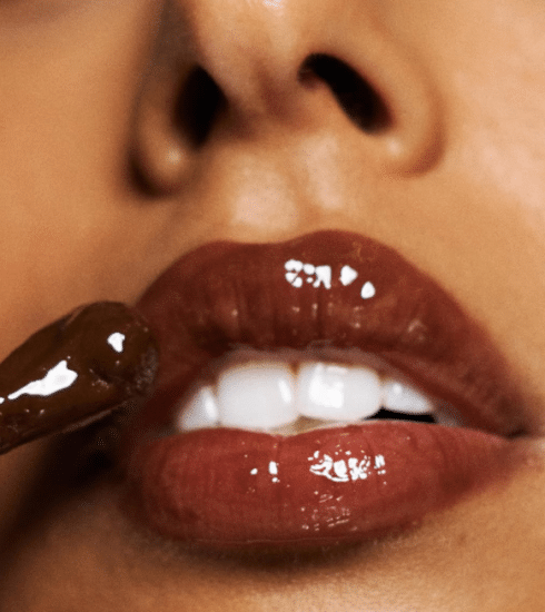 Comment adopter le gloss marron ?