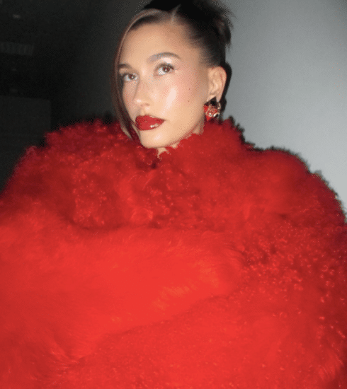 Pourquoi Hailey Bieber est considérée comme la reine du style ?