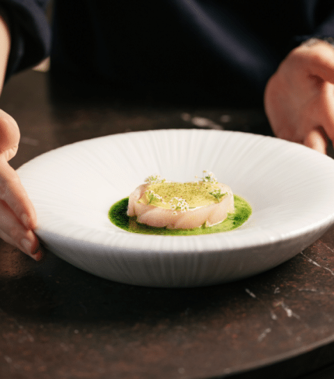 La recette du hamachi sashimi, concombre et wakame de La Villa Lorraine