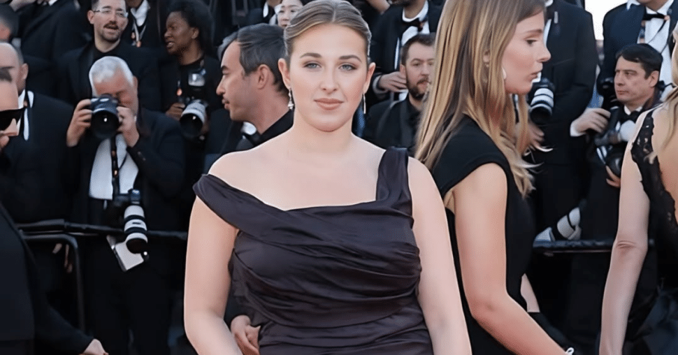 C’était comment, le grand dîner donné en l’honneur d’Helena à Cannes ?