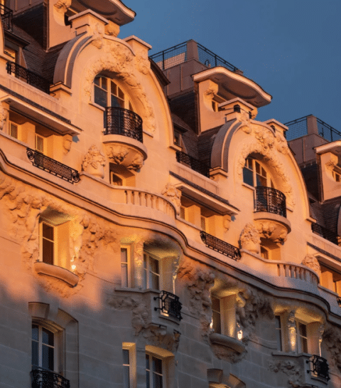 Ce mythique palace parisien accueillera la saison 4 de The White Lotus