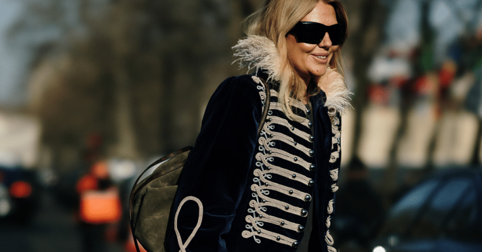 Le retour de la veste Napoléon, l’obsession mode qui traverse les décennies