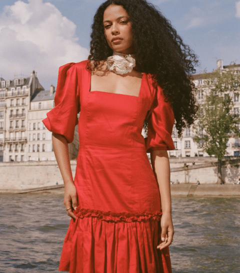 Cette créatrice repense le vestiaire féminin avec des pièces transformables