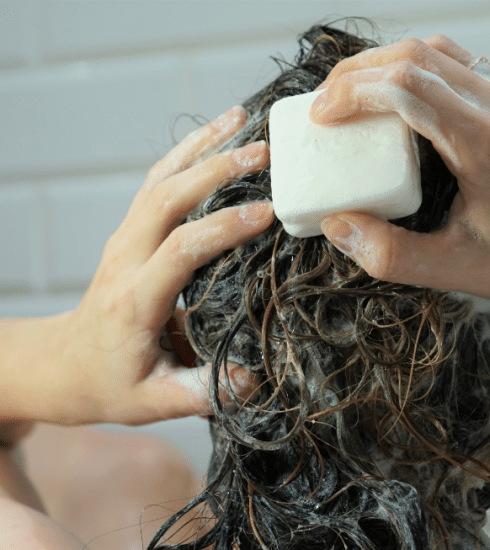 Siliconen, parabenen en sulfaten: wat doen ze écht met je haar?
