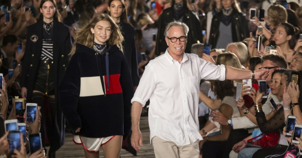 ZIEN: De livestream van de Tommy Hilfiger FW17 show