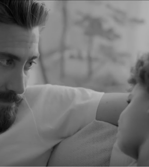 Jake Gyllenhaal schittert in nieuwe Calvin Klein campagne