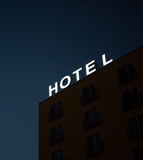 Brusselse hotels lanceren actie ‘Knuffelcontact’: met korting overnachten in vijfsterrenhotel