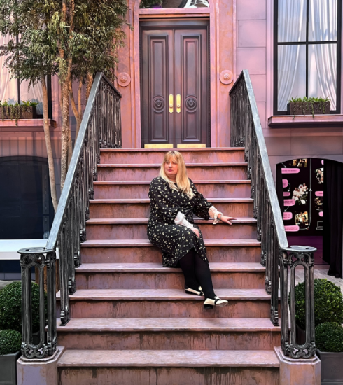 And Just Like That bezocht Fashion Director Elspeth het SATC-appartement van Carrie