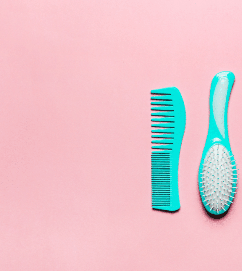 Waarom het belangrijk is je haarborstel schoon te maken