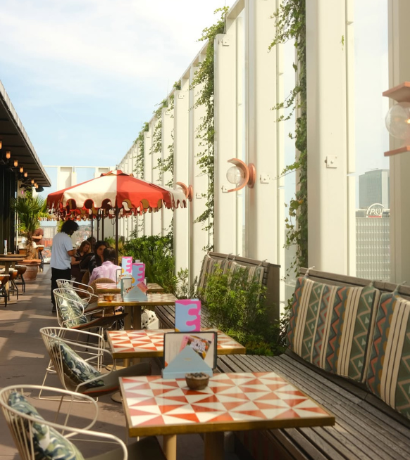 The-Hoxton-rooftopbar-Brussels