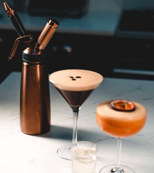 Shaken or stirred? Zo maak je de perfecte espresso martini
