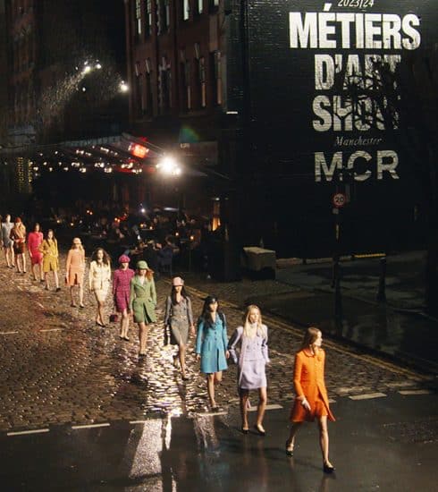 De hoogtepunten van de Métiers d’Art show 2023/24 van Chanel in Manchester