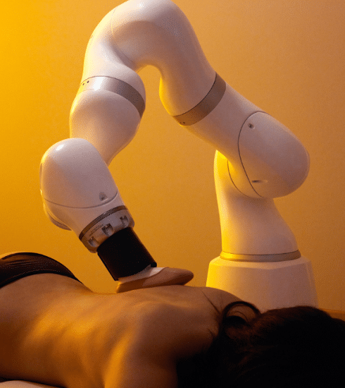 Wereldprimeur in Antwerpen: vanaf nu laat je je masseren door AI-robot Frankie