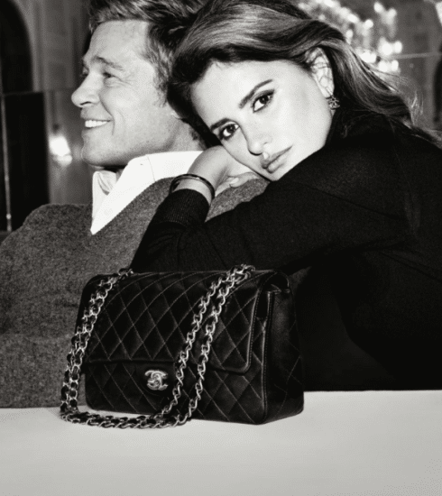 Penélope Cruz schittert in ‘The Chanel Iconic Handbag campaign’
