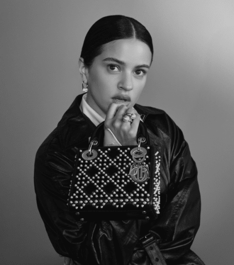 Rosalía is het nieuwe gezicht van Lady Dior