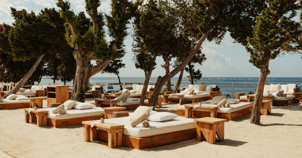 Deze 3 hotspots op Ibiza mag je deze zomer niet missen