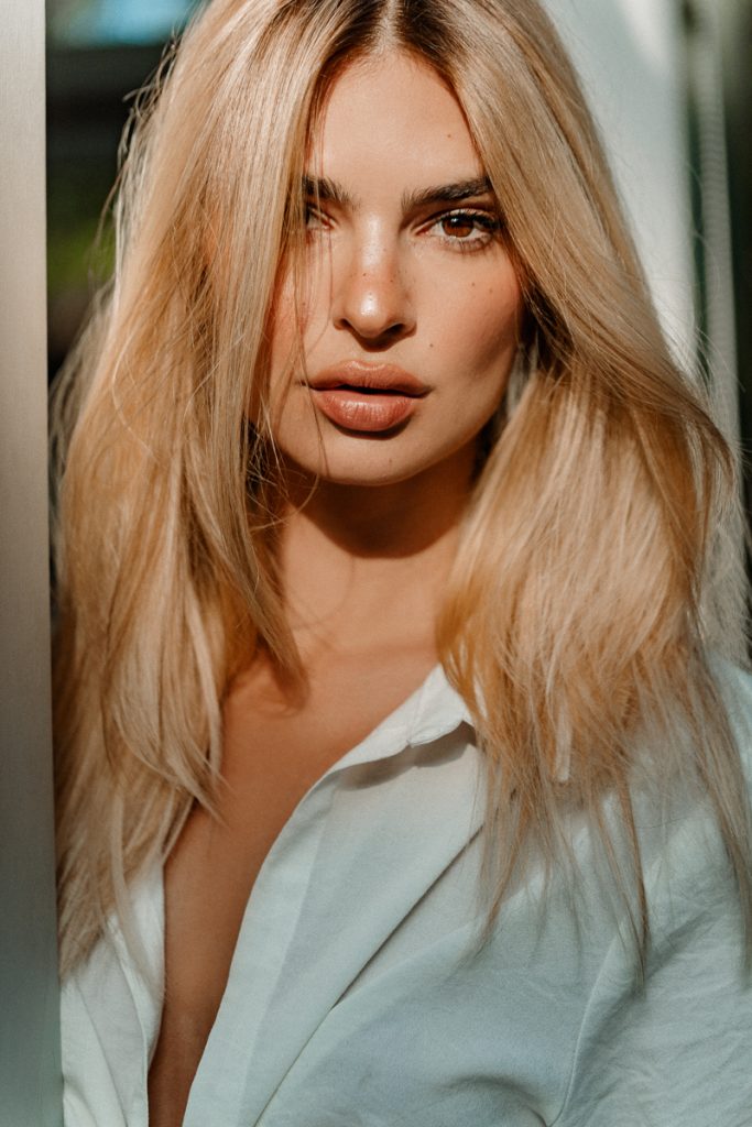 Emily-Ratajkowski-Kerastase-Blond-Absolu