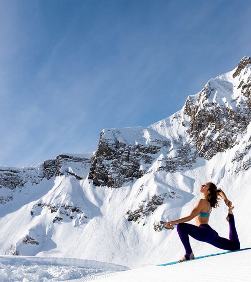 Wij probeerden ‘cold yoga’: de laatste winterse sporttrend