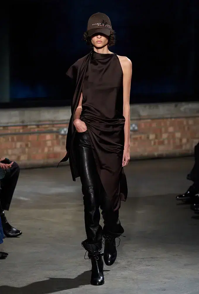 aaron-esh-robe-sur-cuir-s26-015