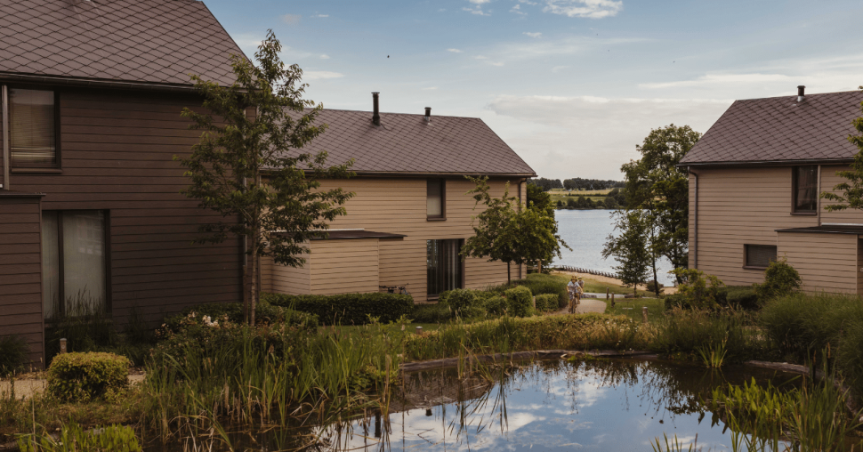 Golden Lakes Village: een natuurlijke pauze in het hart van de Lacs de l’Eau d’Heure
