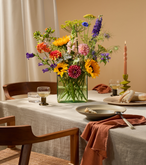 Hoe houd je bloemen langer fris in de zomer? 4 tips van een bloemist