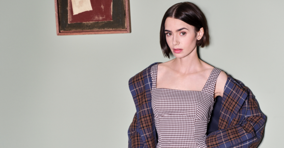 Lily Collins: “Mijn stijl is enorm veranderd sinds ik moeder ben geworden”